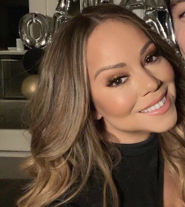 chartmariah's tweet photo. .@MariahCarey hits 10 MILLION Instagram followers on her Anniversary, congratulations Queen! 🎉🎉🎉 https://t.co/PHYkk2lztL