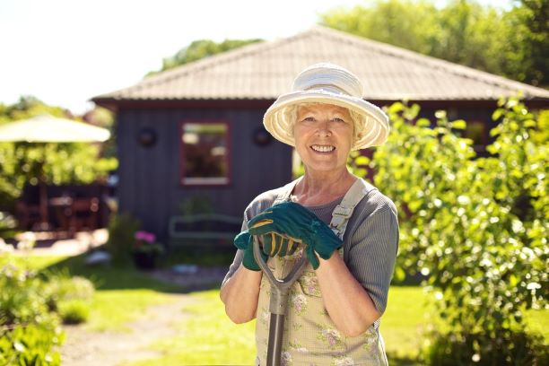 SuncorpGroup's tweet photo. Love thy #neighbour, more than ever. Research from @Suncorp reveals one of the few good things to come from #covid - neighbourly banter.#neighbourday 
Read more here: https://t.co/yl2jv6sh13 https://t.co/86kVxO5JvA