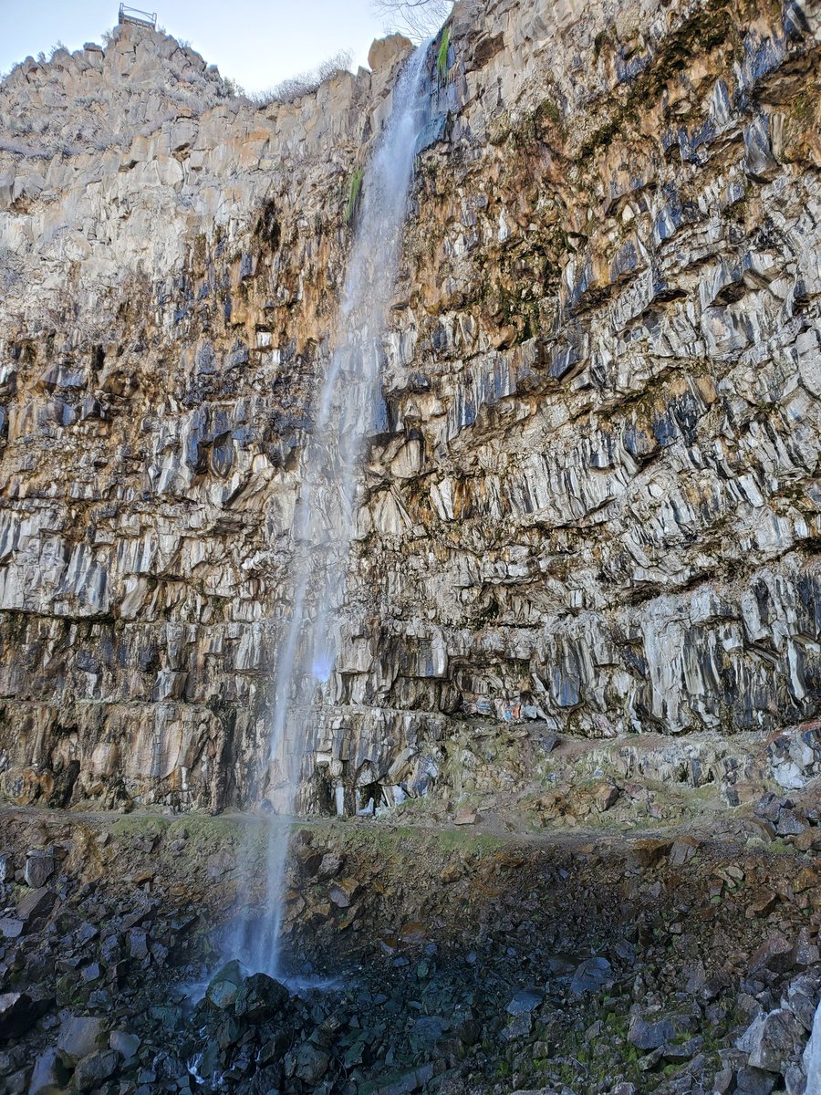 idst_rox_broncs's tweet photo. Neature. That's neat.
An oober bromantic hike with @bayoulejeune, and some decent crepes to boot. Can't wait to show the kiddos.
Also, ladies, Chris teaches children some badass handshakes that they demand from everyone from that moment forward. #dadmaterial #bromance https://t.co/UfSvdU2oG1