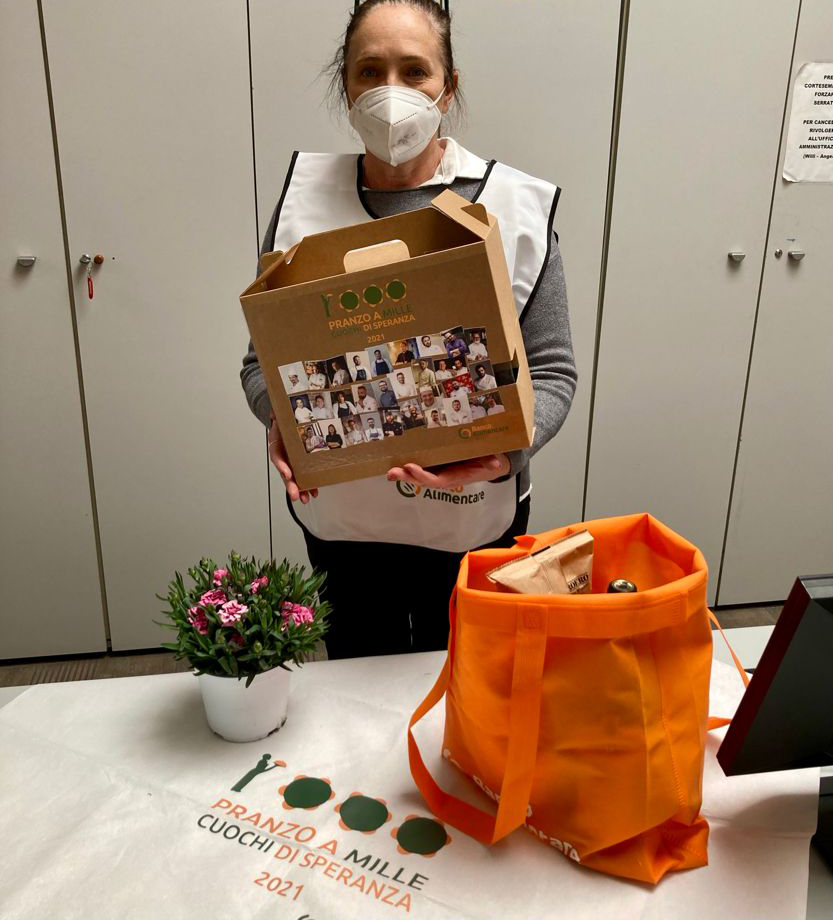 La solidarietà non si ferma: sabato di raccolta per la "coppia fondente", a Torino. Odilla, <a href="/guidocastagna/">guido castagna</a>, Boella &amp; Sorrisi ci hanno regalato ovetti e gianduiotti per #PranzoAMille. Al <a href="/BAlimentarePiem/">BancoAlimentare Piem</a> si preparano le borse da dare alle famiglie coi pasti in delivery l'11-4-21