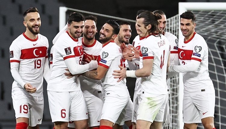 ErsinrTatar's tweet photo. Tebrikler..gururumuzsunuz, başarılarınızın devamını diliyoruz #BizimÇocuklar https://t.co/ERY7f8rAWH