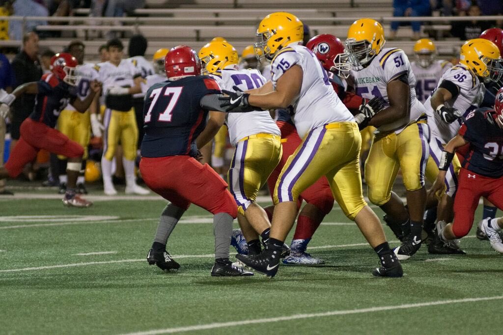 WABlackhawkFB's tweet photo. Our Blackhawk Family lost one of our own yesterday as Aaron Jackson passed away (2018 graduate). Aaron was what what being a Blackhawk is all about and will be sorely missed. Our condolences go out to current player Alex Jackson and the entire Jackson family. https://t.co/nWVelJ4LDA