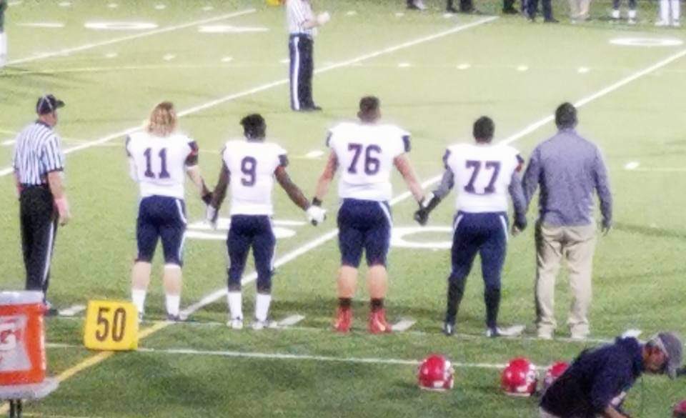 WABlackhawkFB's tweet photo. Our Blackhawk Family lost one of our own yesterday as Aaron Jackson passed away (2018 graduate). Aaron was what what being a Blackhawk is all about and will be sorely missed. Our condolences go out to current player Alex Jackson and the entire Jackson family. https://t.co/nWVelJ4LDA