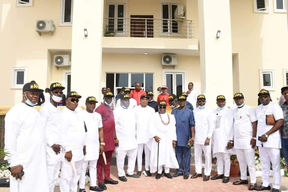 jerikiz's tweet photo. @Dr_IfeanyiUbah, made history in bringing together sons and daughters of Anambra in forming Anambra Progressives, to develop Anambra of our dreams.
#anambraekunie
#anambraarisewithubah https://t.co/Od8mi2Qbxh
