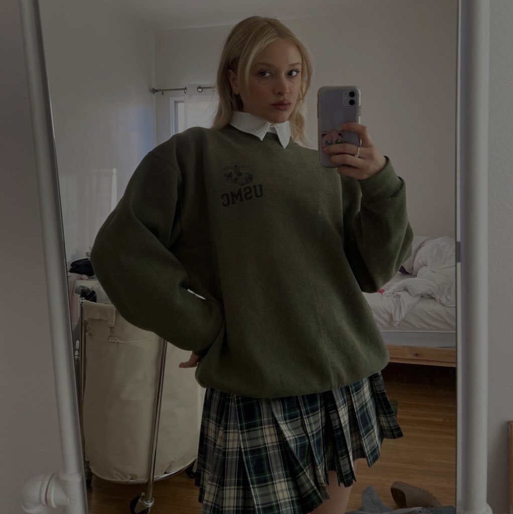 ⠀ ⠀
                       
⠀⠀        i tasted 𝔥𝔢𝔞𝔳𝔢𝔫
             now i can’t live without it. 

⠀⠀⠀⠀⠀⠀⠀⠀ ⠀⠀