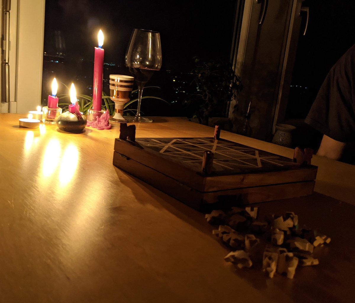 HollyJoynes's tweet photo. @earthhour game of goats Vs tigers by candlelight. https://t.co/9Ph2oxu3w2