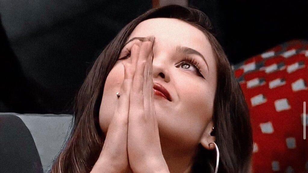 Hugoferreir9's tweet photo. Antes da prova do anjo, Sarah e Gil estavam combinando que caso ganhassem iriam colocar Juliette no monstro

Pois foram os dois primeiros eliminados e ainda foram escolhidos pro monstro

O mundo não gira, ele capota

#Foragilberto 
Juliette e Rodolffo 
Gilberto e Sarah Sararaca https://t.co/CIo7Qy5gi7