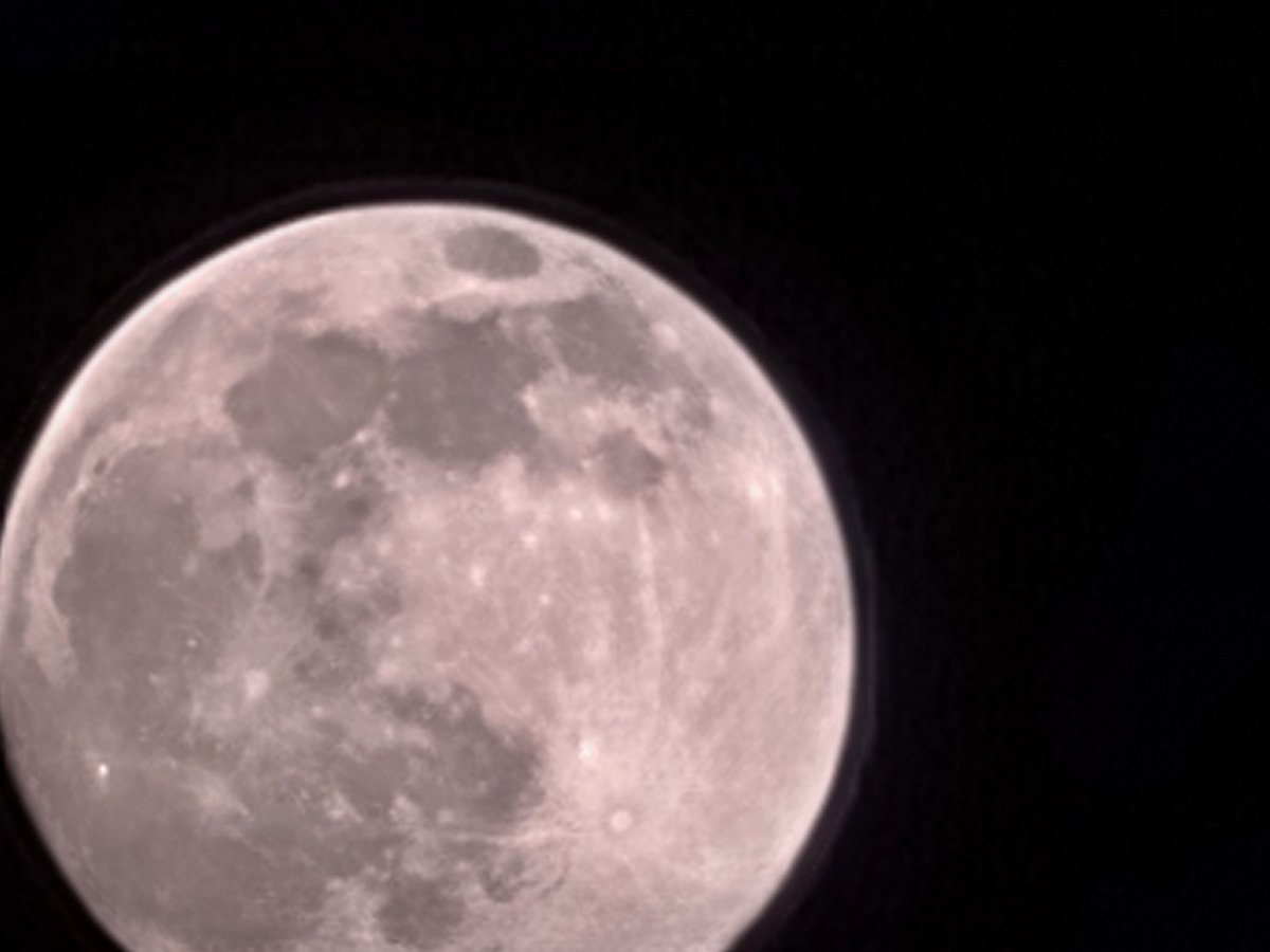 alienufoweird's tweet photo. @_Astro_Nerd_ The moon a couple of minutes ago. S20Ultra https://t.co/hquixLY2Wu