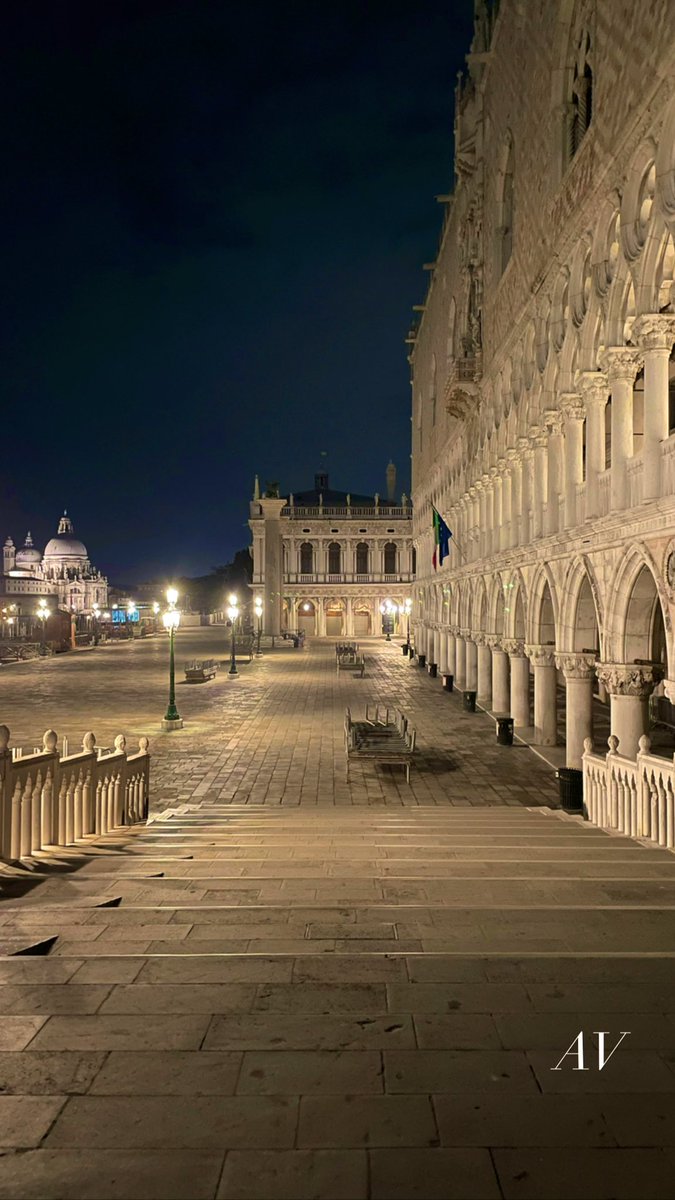 C’è solo la luna, stasera 🌖✨