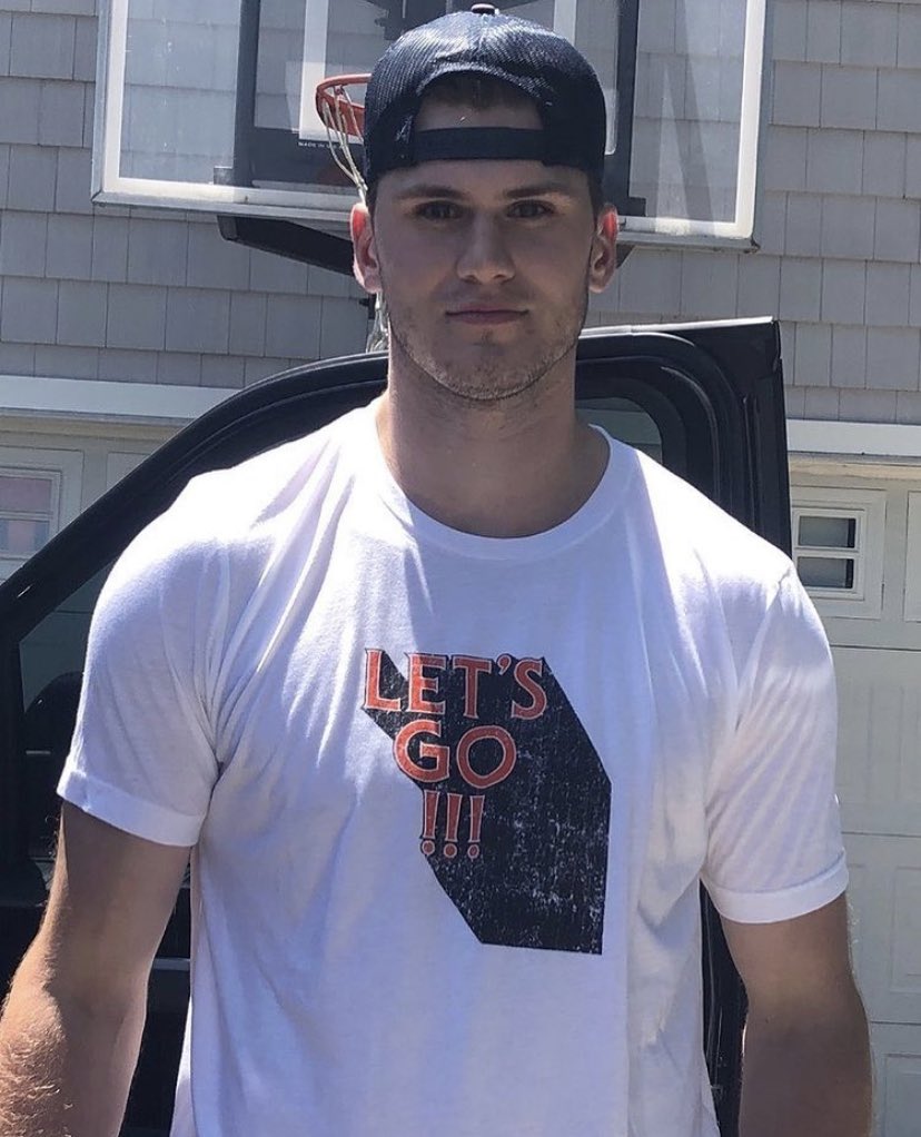 BiscuitTees's tweet photo. Let’s freaking go, @sammorin55 !!!! Just killing it on the ice and in his Biscuit Tee!! 🧡🖤🧡 @NHLFlyers https://t.co/cOSbYskCbE