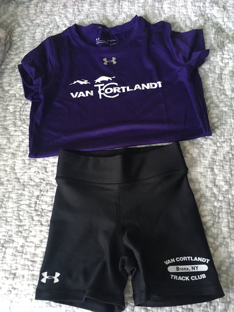 VanCortlandtTC's tweet photo. Look what this Vannie got in the mail today! New practice gear! Check the private FB page or AESOP’s Bench for link to get yours! #VCTC #UnderArmour #UAWomen https://t.co/pcvKxDUfss