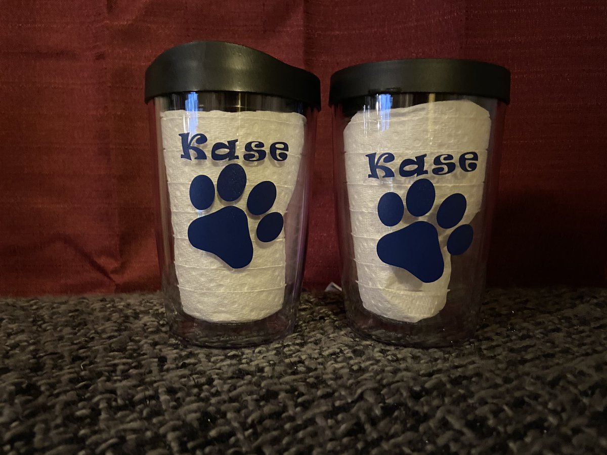Wylde__Flower's tweet photo. A couple of cute little cups done for a co-worker. #Vinyl #customtumblers #customvinyl #customvinyldecals #custommade #tumbler #cksmolcraft #cksmolcrafts #smallbusiness https://t.co/NegfQYSM19