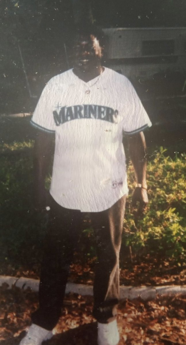 HawkVercetti_'s tweet photo. Rest easy Granda 🤧💙🤴🏿#LLWH https://t.co/OowtfsPYg2