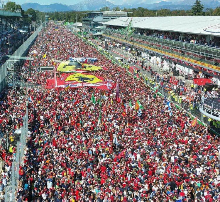 sedicismo's tweet photo. “no one is a ferrari fan” ❤️ https://t.co/rKRyDY4Ezc