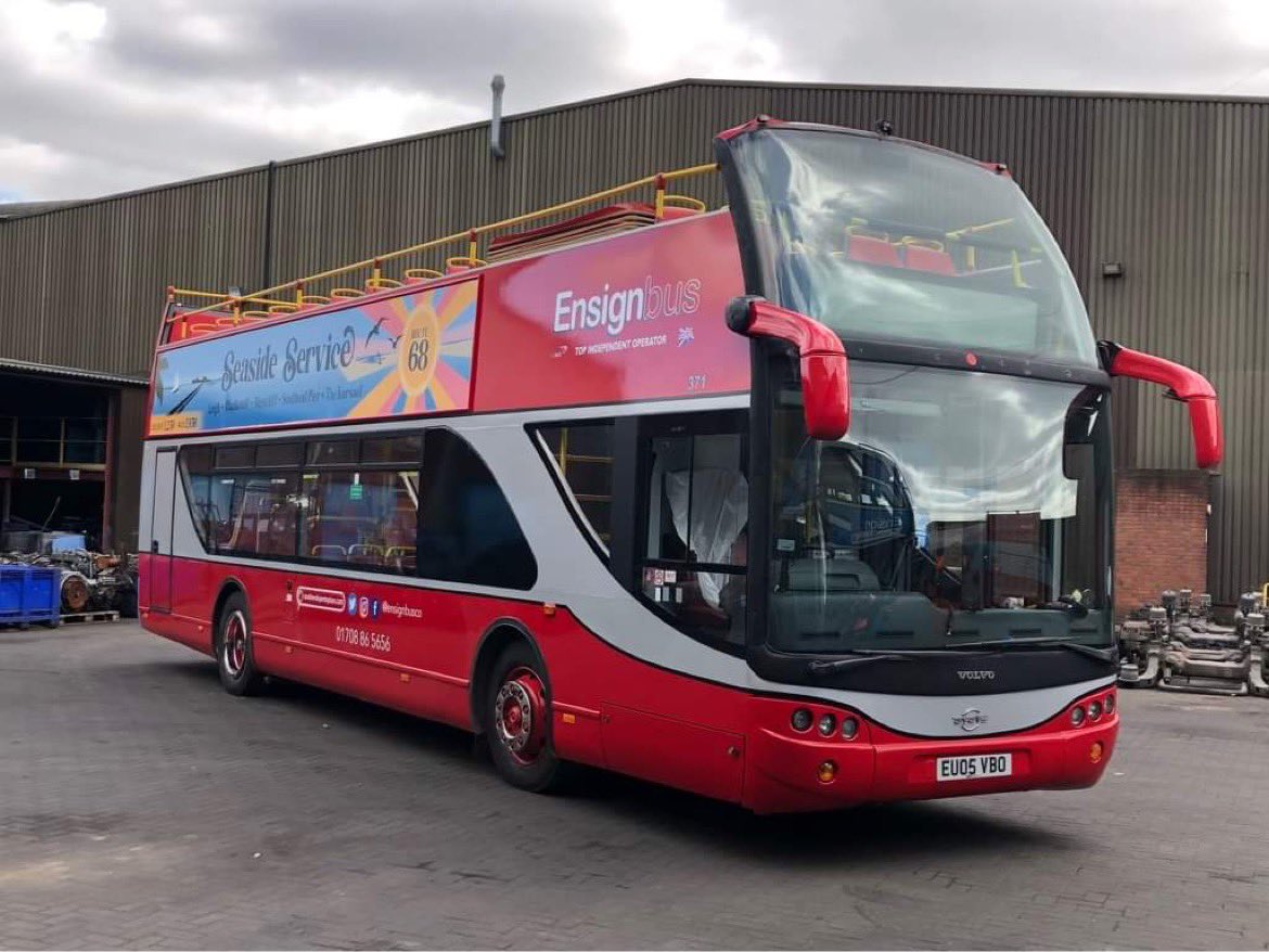 EnsignBusCo's tweet photo. ☀️ Everything being readied for our open top 68 start on Monday! One of the buses ready and bus stop timetables 🚏 going up 👍. Can’t wait to see you all!
#seasideservice #southend #southendonsea #leighonsea #opentopbus #opentopbustour #ensignbus #visitsouthend https://t.co/dLldBtSqxd