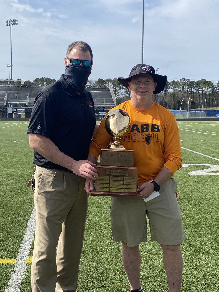 RiceThatRuns's tweet photo. Great win today for ⁦⁦@Matt_Lawson31⁩ in his final regular season home game.  Thank you for 17 years of football, teaching and mentoring student athletes ⁦@TabbHighSchoolT⁩ https://t.co/zT020uV19v