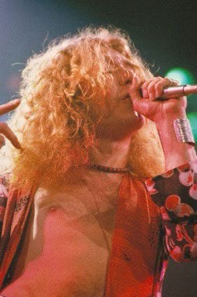 oh the golden white hot standing there thinking he’s all the shit! well he is