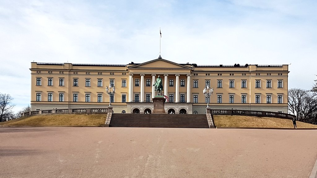 mortenrene's tweet photo. Spring in Oslo 🌱
#spring #springfeeling #springiscoming #springtime #springintheair #springinoslo #springinnorway #royalpalace #norwegianroyalpalace #royalpalaceoslo #visitoslo #visitnorway #våren #våriluften #vårioslo #slottet
🏰https://t.co/nUPE7vNQ3S https://t.co/FN38ro93Pj