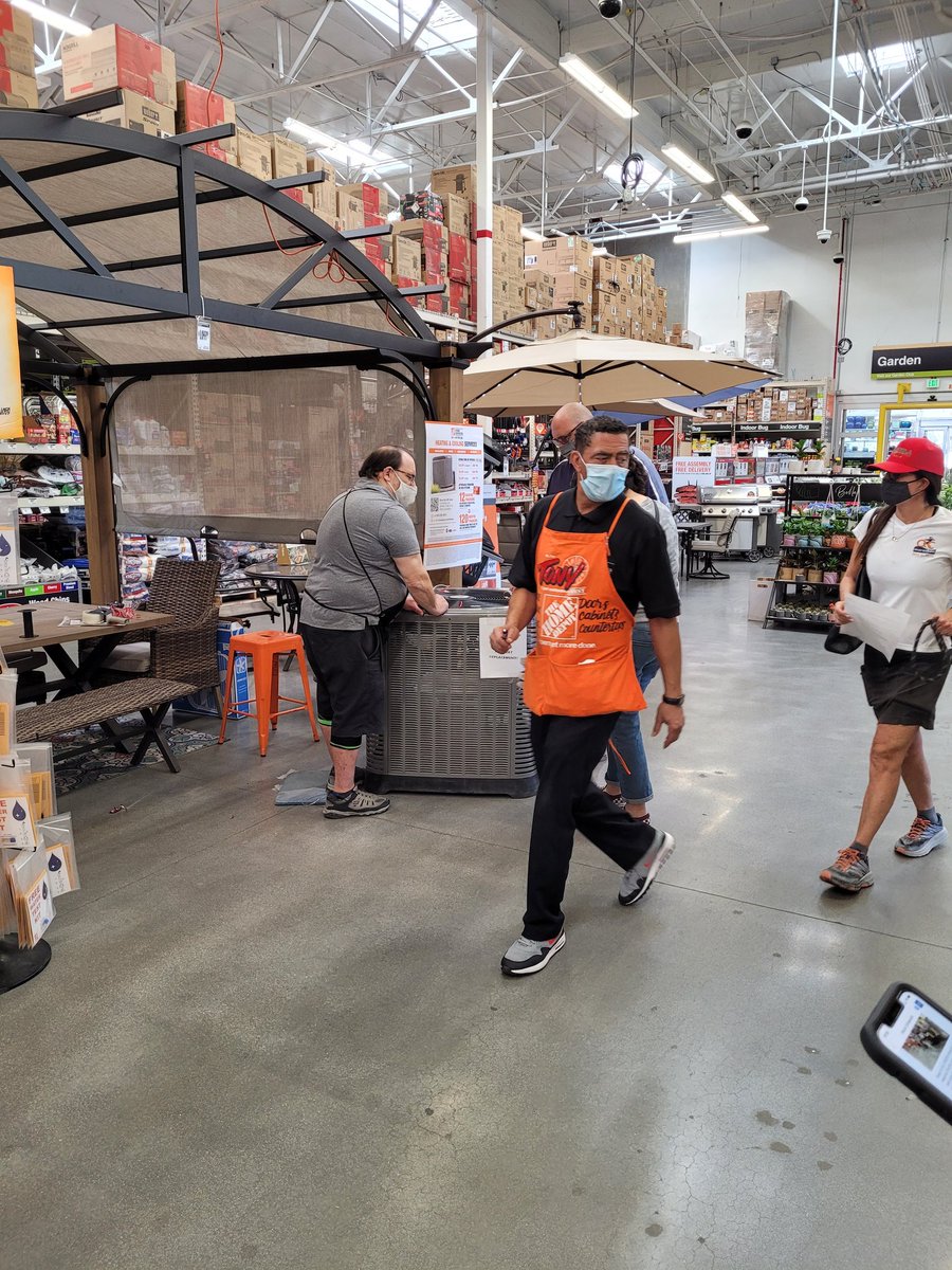 Shane_thd0667's tweet photo. #TeamRancho in action! Come on down and let us do it for you. From HVAC to new windows, carpet to artificial turf, cabinet refacing and countertops to water treatment. We got you covered. #hdis #onestopshop #orangepride #specialtysaturday https://t.co/OkbJRtcmWH