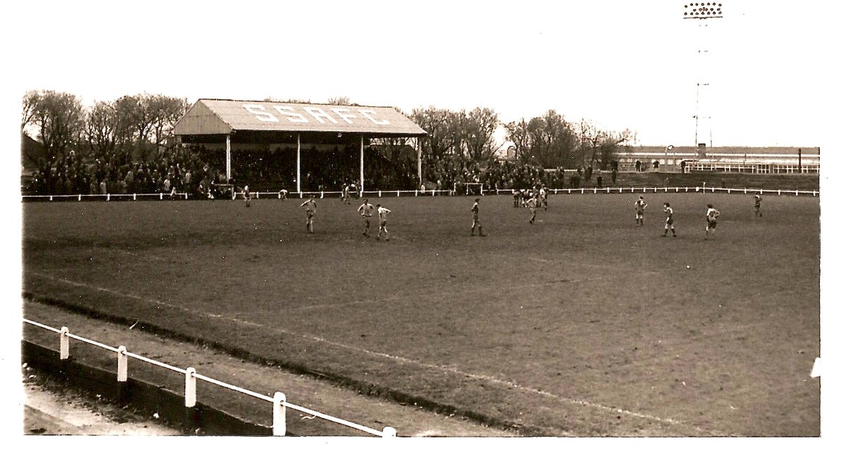 Groundtastic's tweet photo. South Shields' former Simonside Hall, which staged its last match in 1974. One of the biggest grounds outside the Football League, an FA Cup tie v York City in 1957, attracted a record crowd of 19,020.  Pics Jim Kidd and Stephen Sutton. @SouthShieldsFC https://t.co/QzAuYmIqds