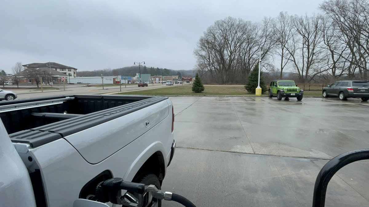TheChadColby's tweet image. #CrossPlainsWI stopped here on big snowmobile ride back on Feb 17th...  no snow today, on Mar 27th 

youtu.be/TtoDlu5VTVI