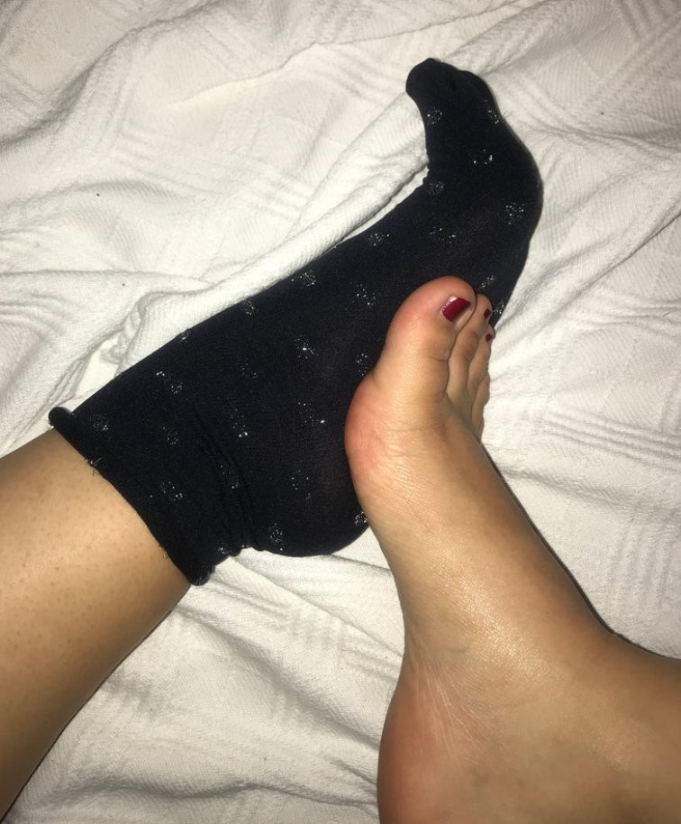 FindomSecret's tweet photo. Footlovers aufgepasst! 

Ich habe gute Laune und habe Lust einen braven Sklaven zu beschenken. Zeig dich erkenntlich! 

#footlovers
#Fußfetisch
#Moneydom
#pigpay
#Zahlsklave https://t.co/19PG2CaA3q