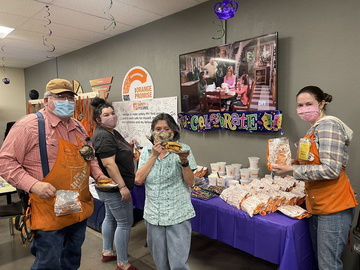 Christina Picazo tweet media