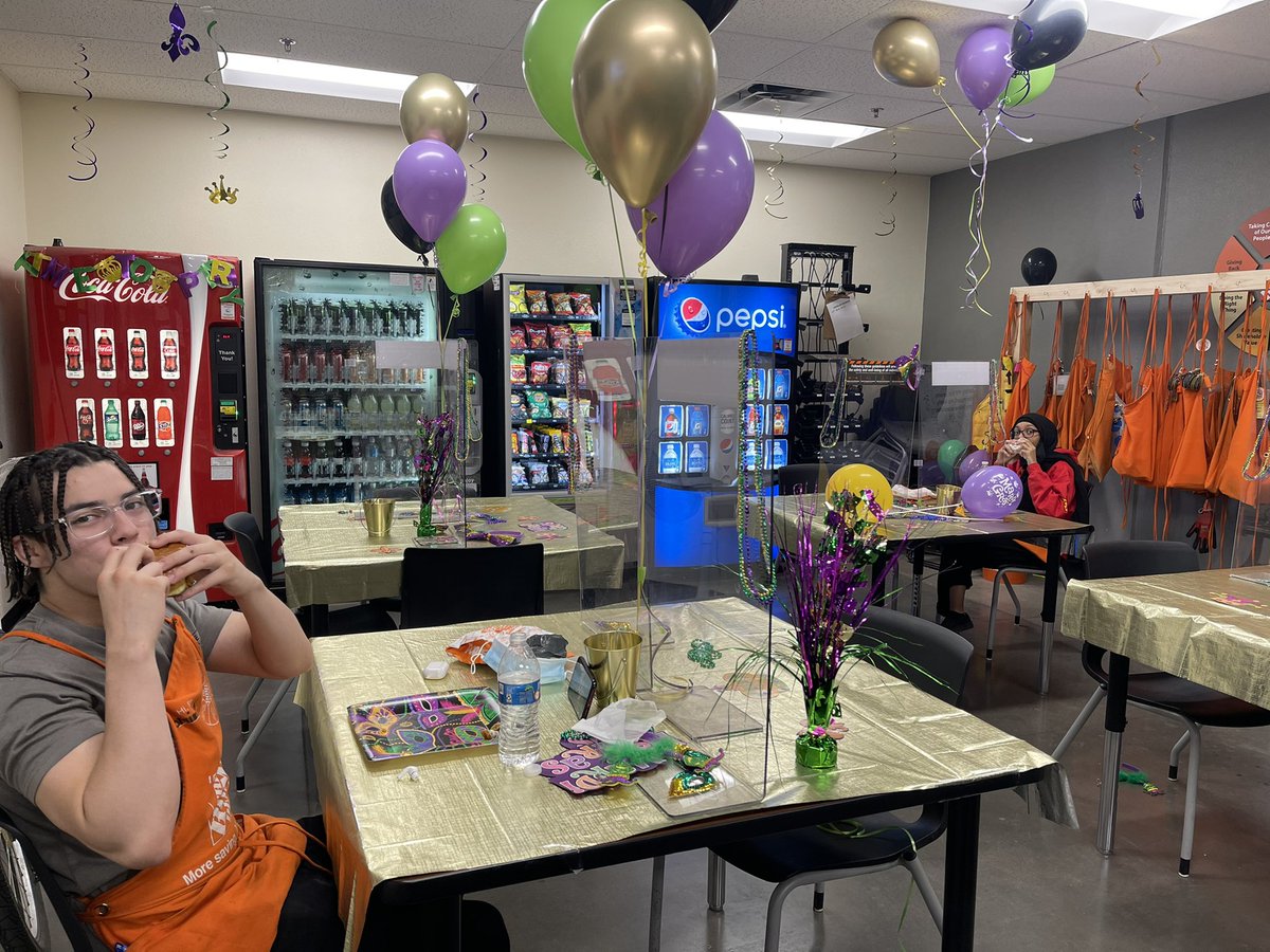 Christina Picazo tweet media