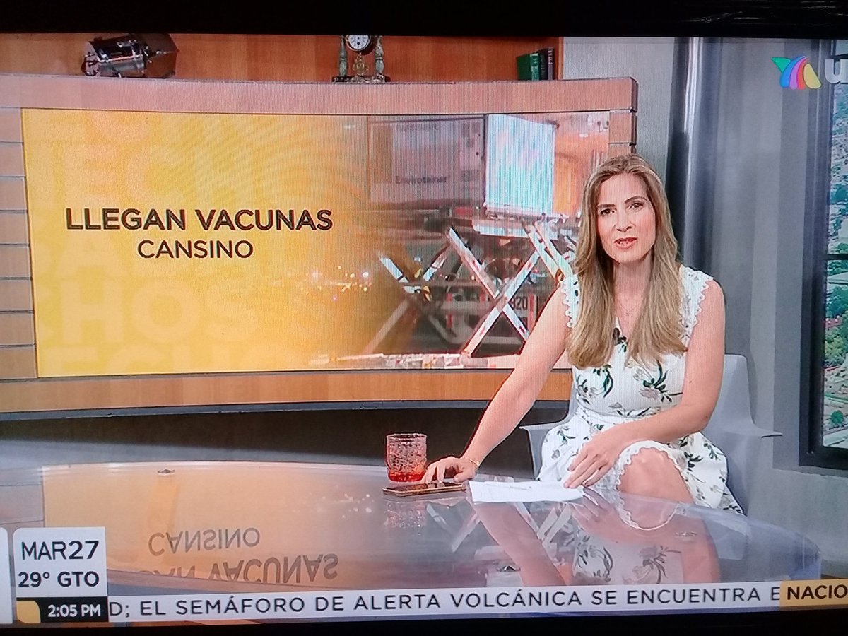 AngelDi29's tweet photo. Viendo @HechosSabado con la bellisima y guapa periodista @carolina_rocha_ https://t.co/0l2ugHQGaa