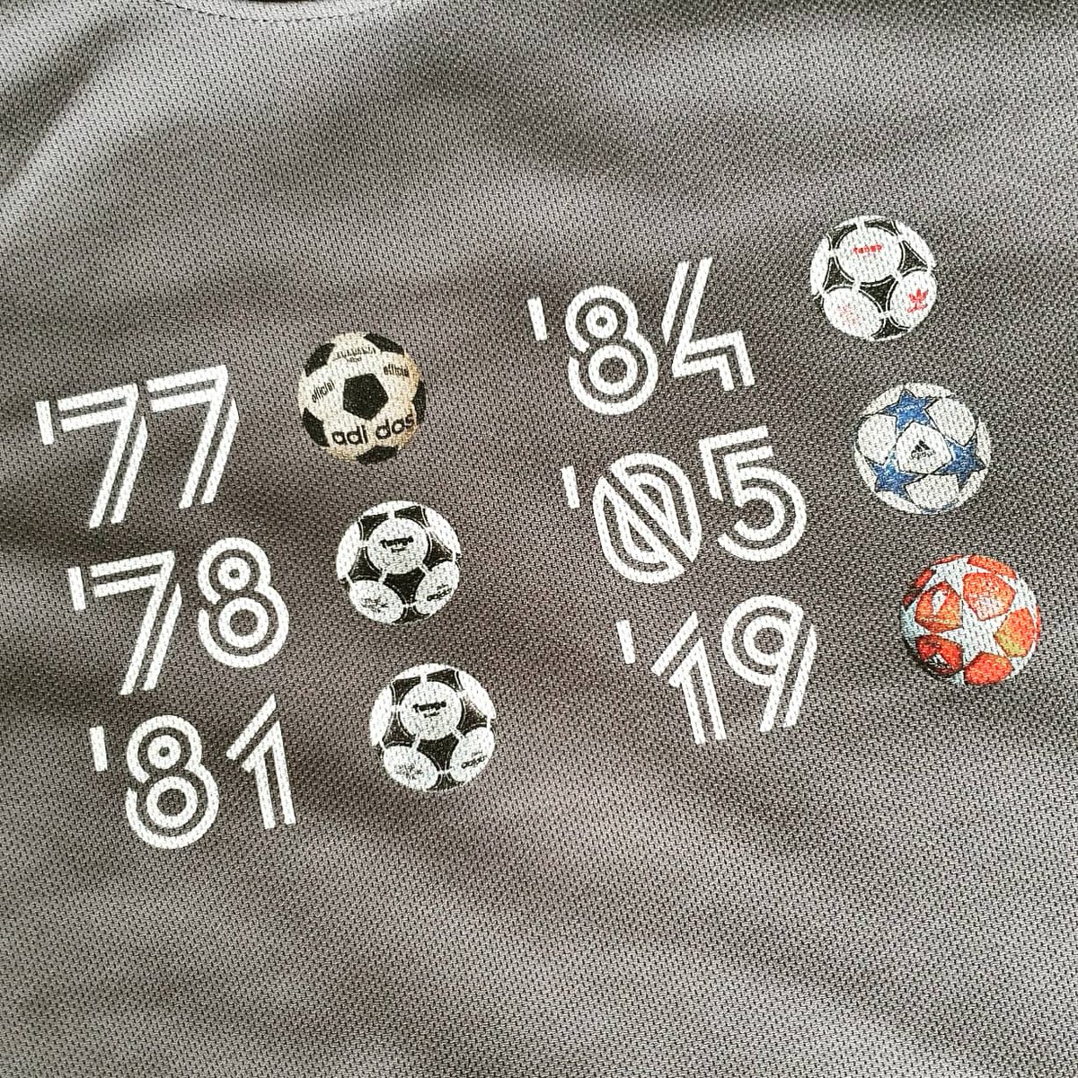 FutebolRed's tweet photo. #alltheyears Liverpool FC and their 6 European Cup victories and iconic #telstar #tango #ChampionsLeague starballs - European Royalty celebrated in a classic tshirt

DM us to now 👍

#rome77 #london78 #paris81 #rome84 #istanbul05 #madrid19 #6times #futebolred #bedifferent 👕⚽️ https://t.co/Ne2HarIcFJ