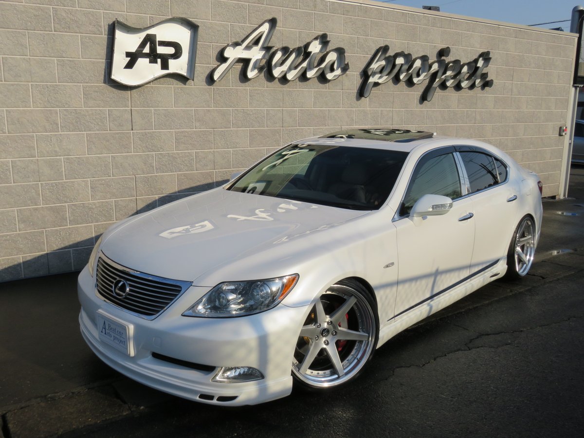 ap_honsha's tweet photo. レクサスLS460バージョンS  Iパッケージ

WORK21インチホイール　スリットローター
エアサスコントローラー　室内フルLED

１０．１万㌔　車両本体価格　１５８万円

隅々まで綺麗なおすすめの一台です！
店舗での展示はしていませんので
ご来店いただく際は事前にお電話にてご予約ください！ https://t.co/EMmaw96Px3