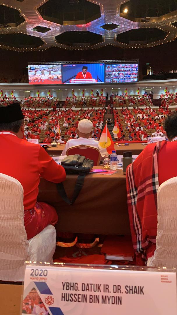 AnnuarMusa's tweet photo. Entah kenapa amaran ini di keluarkan.Saya yakin,umno itu parti beradab.Usah di risaukan.
Umno menghargai kehadhiran parti sahabat.Apa lagi kehadhiran YB DS TG HJ ABDUL HADI AWANG..SELAMAT DATANG,SEMOGA UKHUWAH BERKEKALAN.. https://t.co/4m943Z3MQq