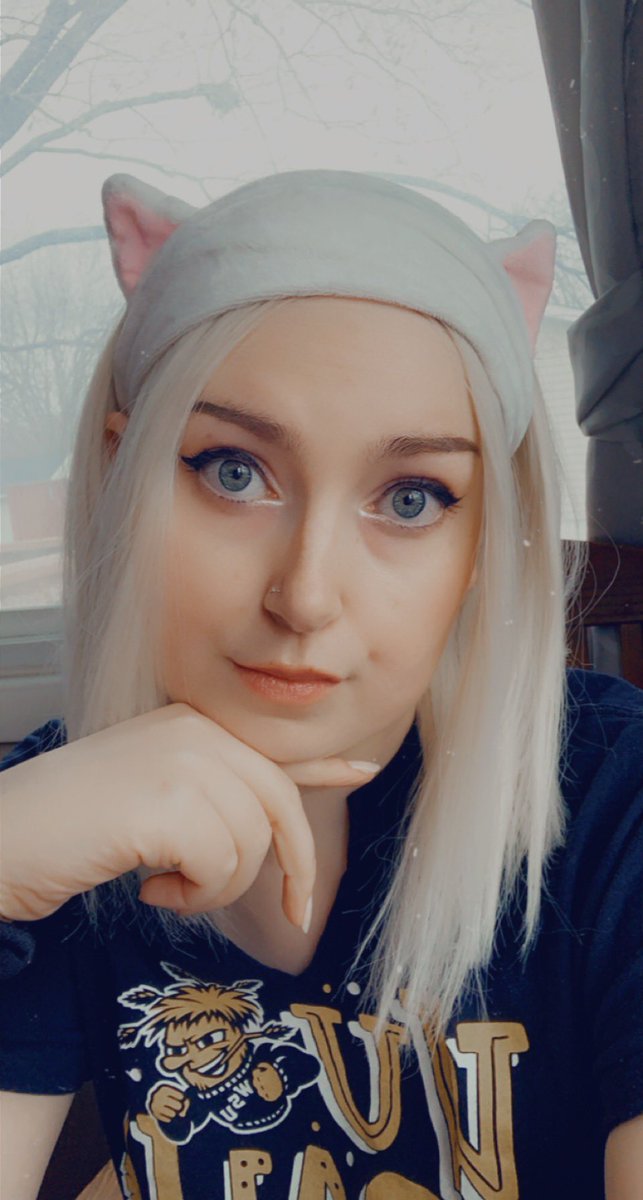 Puccini_Lover's tweet photo. Does this headband make me a cat girl? #catgirl #probsnot https://t.co/0e6U1k9czF