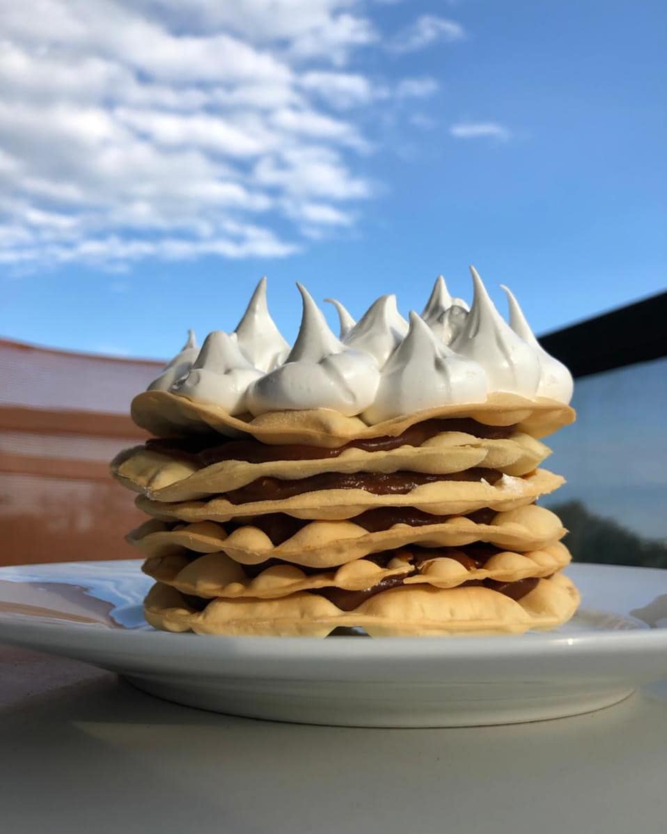 emiliagoyen's tweet photo. Holisss, queria aprovechar para mostrarles mi emprendimiento. Hago todo tipo de tartas, tortas, postres, a pedido. De a poquito voy sumando + cositas! Me ayudarían mucho si comparten o dan mg 🤍 les dejo fotis y el Instagram por si les interesa, gracias 🥰 https://t.co/mSTtDLHZHQ https://t.co/8qWCYEZIGS