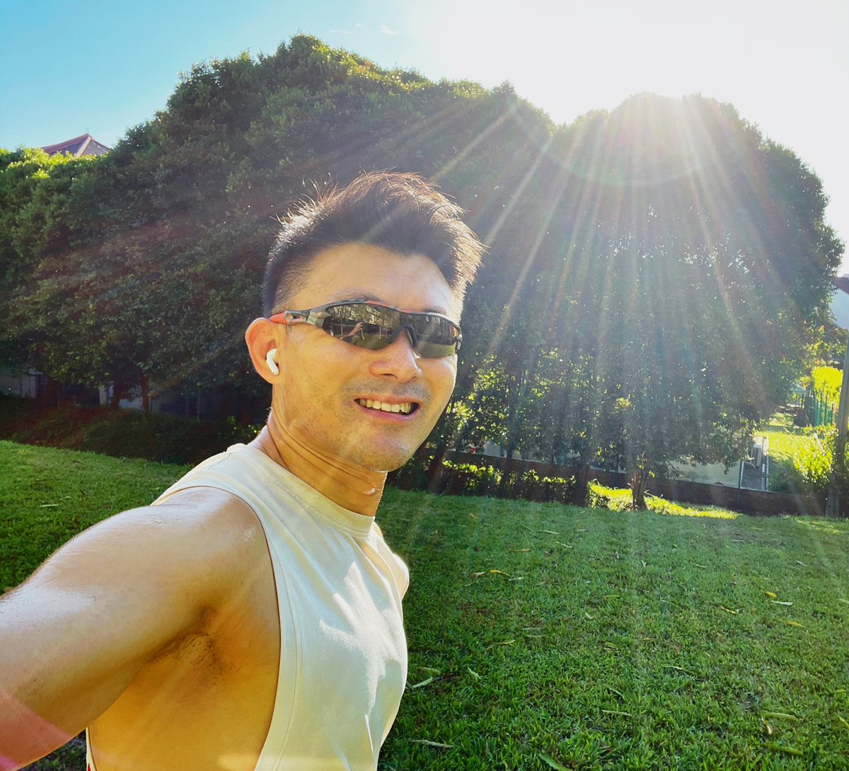 YamKeng's tweet photo. Get your dose of sunlight on a beautiful Sunday. Enjoy your weekend. 

#running #keepingfit #personalresponsibility #sunscreenon https://t.co/m51leEMzxL