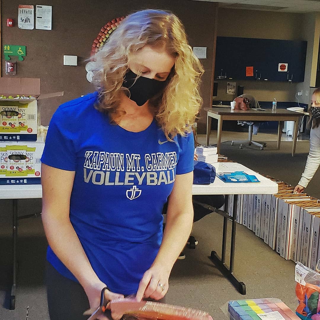 KansasAPT's tweet image. Your Board was hard at work for you today! They met and packed boxes full of supplies for our Annual Conference.  Keep an eye out for your supplies, they should be arriving soon. ❤

We still have a few extra boxes...it's not too late to register!