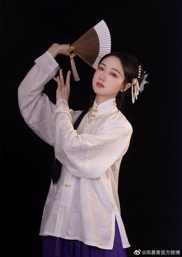 Mliu9211's tweet photo. 买了第一个白色，第二个先放购物车，看看4月份老板出什么新款在考虑入手。 https://t.co/pjT3AJHX0Z