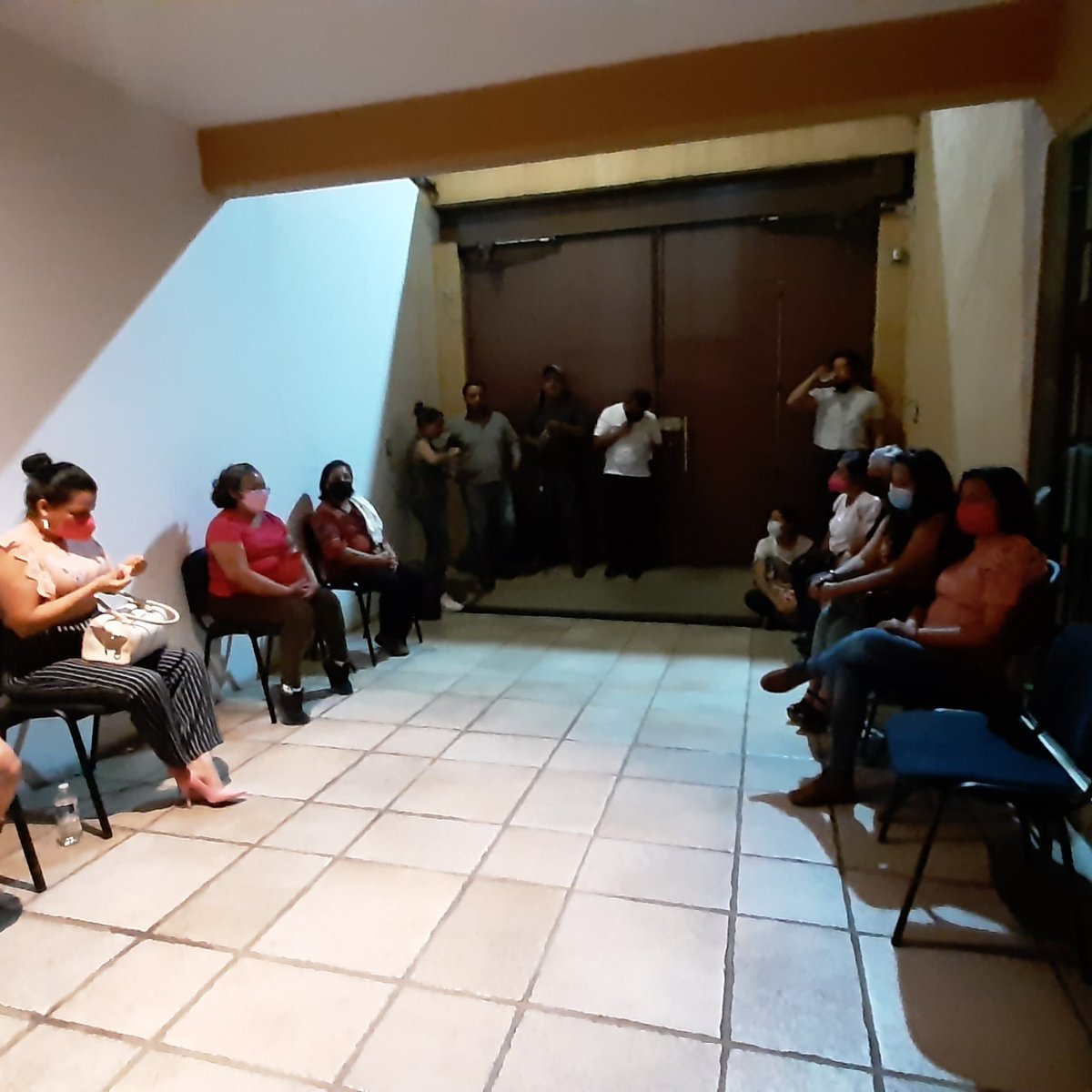 PorZimatlan's tweet photo. Escuchanos presidente, el comité municipal de Zimatlan visita el comité directivo estatal de Oaxaca , no queremos imposiciones en Oaxaca, no queremos imposiciones en Zimatlan de Alvarez Oaxaca 
@gerislas
#noimposicionesenoaxaca #FuerzaPorMexico #FuerzaPorZimatlan #FuerzaPorOaxaca https://t.co/PgVPvMpOnE