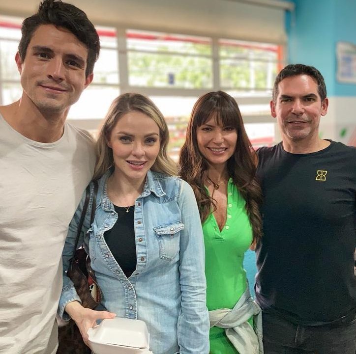 MariluversOf's tweet photo. 🐙🦀🐟 Reposted from @eldespachomariscos - Celebridades que nos han visitado, gracias por su preferencia‼️ #marthajulia #armandoaraiza #crispascal #mariluzbermudez #diseñandotuamor #pescadosymariscos #comidasinaloense #mariscosfrescos - #regrann #MariluzBermúdez #SomosMariluvers https://t.co/Cwi61XmeDY
