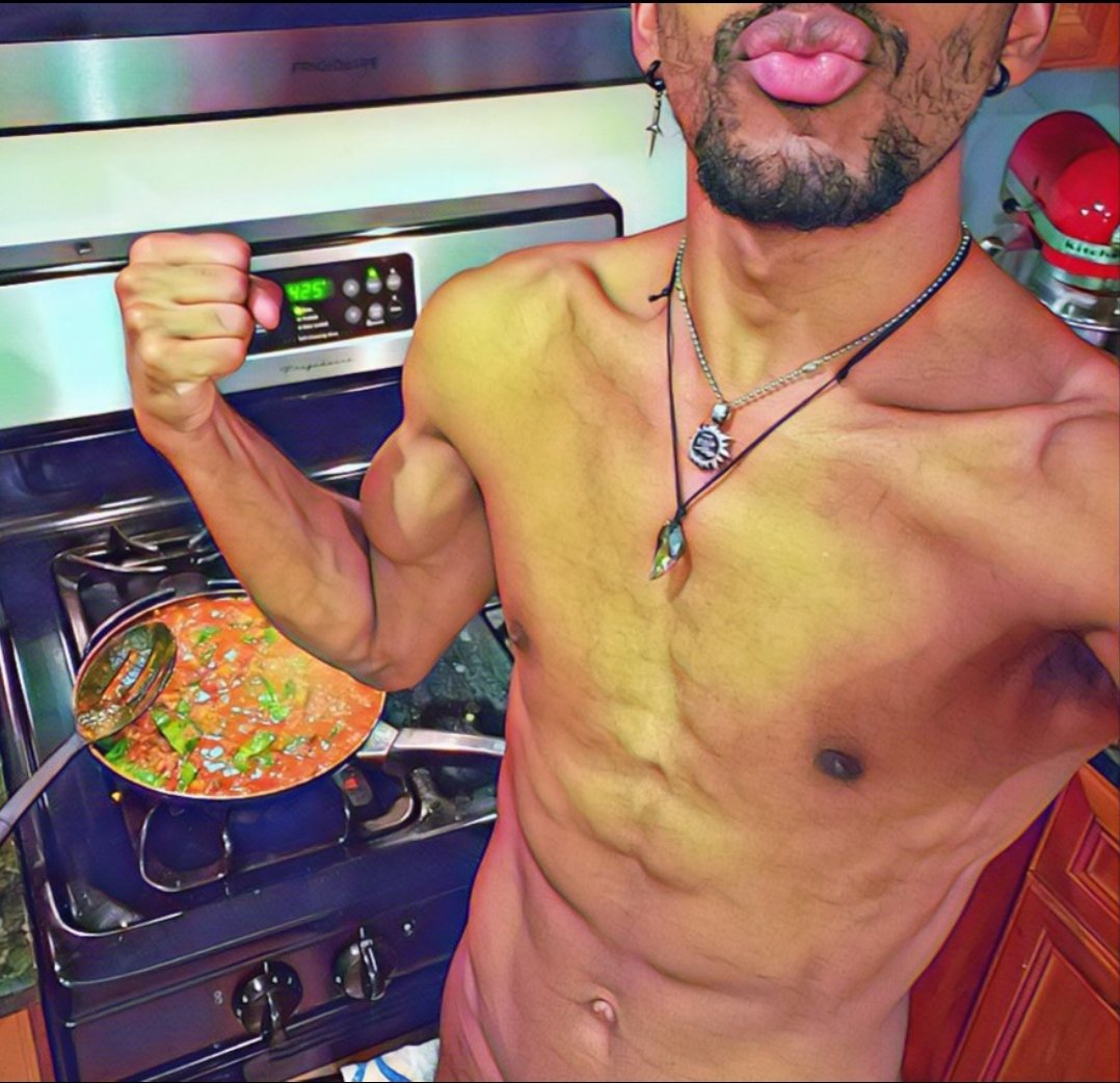 10000sharingan's tweet photo. #cooking #body #weirdflexbutok #chicago #gay #meninbeards https://t.co/a9ujOQdV5G
