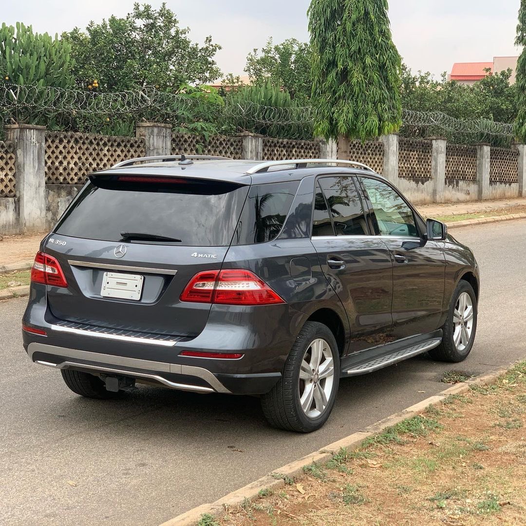 spiffedautos's tweet photo. Foreign Used 2013 Mercedes-Benz ML350 in Excellent Condition 
.
.
Location : Abuja 
Price : 13.5M 
Duty fully paid ✅ ✅ ✅ 
.
.
#spiffedautos #dreamitdriveit #abuja #lagos #porthacourt #bestdeals #benin #twitchstreamer #mercedesbenz #mbusa #ml350 https://t.co/SJjtQpfmNQ