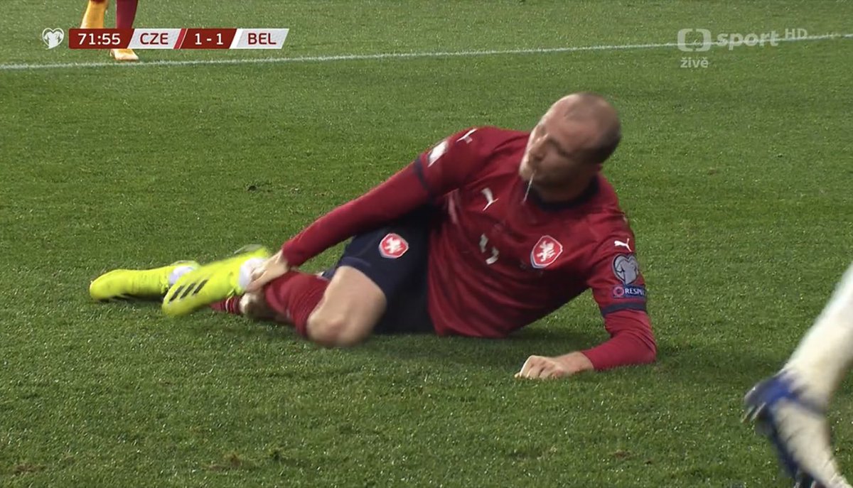 KarelSchleis's tweet image. Když ti máma napíše ať v neděli přijedeš, že bude kuře na smetaně