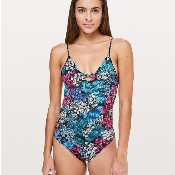 Shanoia's tweet image. So good I had to share! Check out all the items I'm loving on @Poshmarkapp #poshmark #fashion #style #shopmycloset #lululemonathletica #reiss: posh.mk/1lXrtNQDYeb