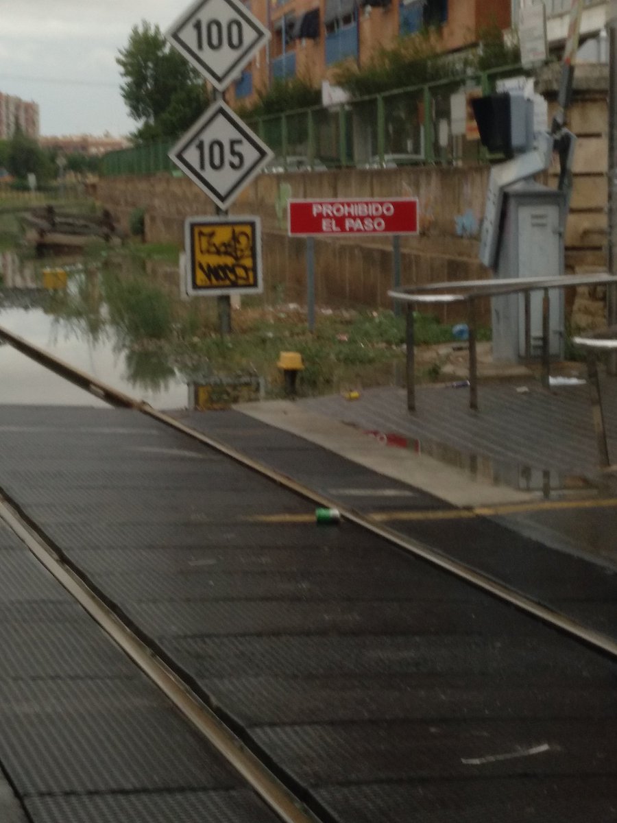 Ante el reciente anuncio de soterramiento en Alcantarilla, esta plataforma quiere manifestar que, el tramo desde el CEIP Jacinto Benavente hasta el apeadero de Los Romanos, es un tramo en trinchera, no soterrado. La última aportación es que esa trinchera va tapada por una losa.