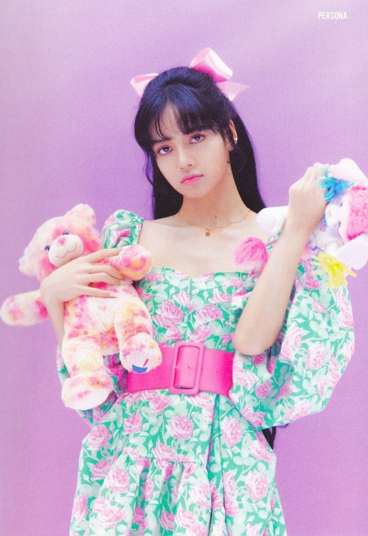 blackpink_ttwt's tweet photo. Parabéns #LISA ❤️
#OurGemLisaDay https://t.co/wPjbsK5HPM