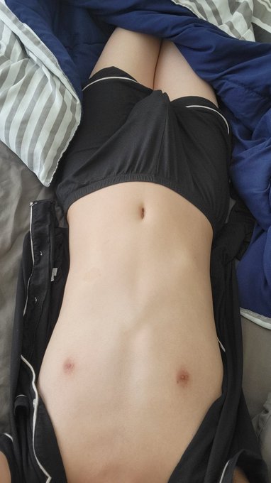 Slept in girly pjs, among other things òwó
#femboy #crossdressing #chastitycage https://t.co/Ksu6Ytp