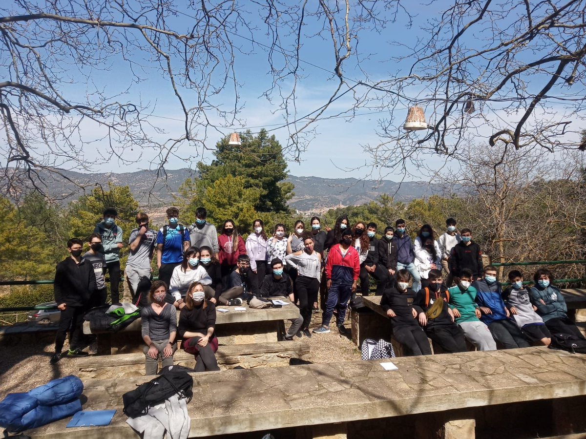 SaviReus's tweet photo. Sortida Ulldemolins (1r Batxillerat)
Els alumnes de 1r de batxillerat han fet una sortida a Ulldemolins, dimarts 23 (1rC i D) i  dijous 25 (1r A i B). Han realitzat una activitat d’orientació a la natura de Trek&amp;Team. S’ho han passat molt bé, i tots han trobat el camí de tornada! https://t.co/bLYZyO49b2