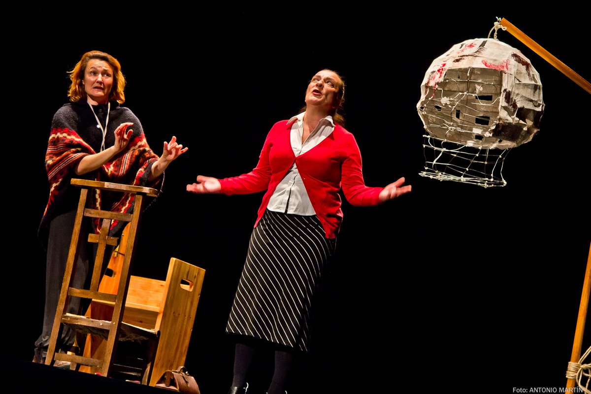 Os dejamos algunas imágenes de la obra "LABERINTO, ANATOMÍA DEL PRESENTE", representada ayer en el Gran Teatro de Cáceres.

📸 <a href="/AntonioMartinH4/">Antonio Martin H</a>