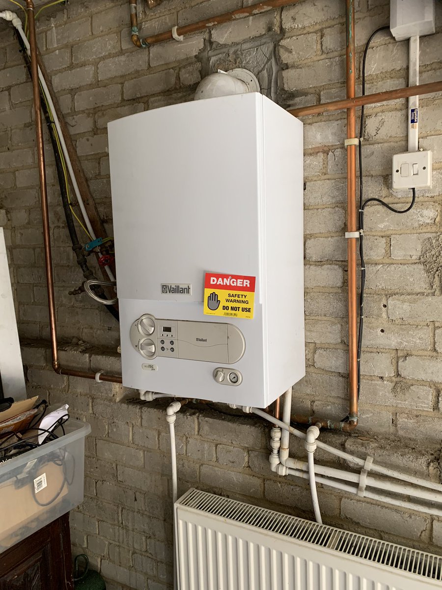 MayflyGroup's tweet photo. A lovely shiny Vaillant Ecotec Plus to replace an unloved Ecotec Pro with no pressure reducing valve. It would have been a straight forward swap if it wasn’t for the lashed in plastic pipework everywhere. All fine now though #advance @vaillantuk https://t.co/LanIkPgAMw