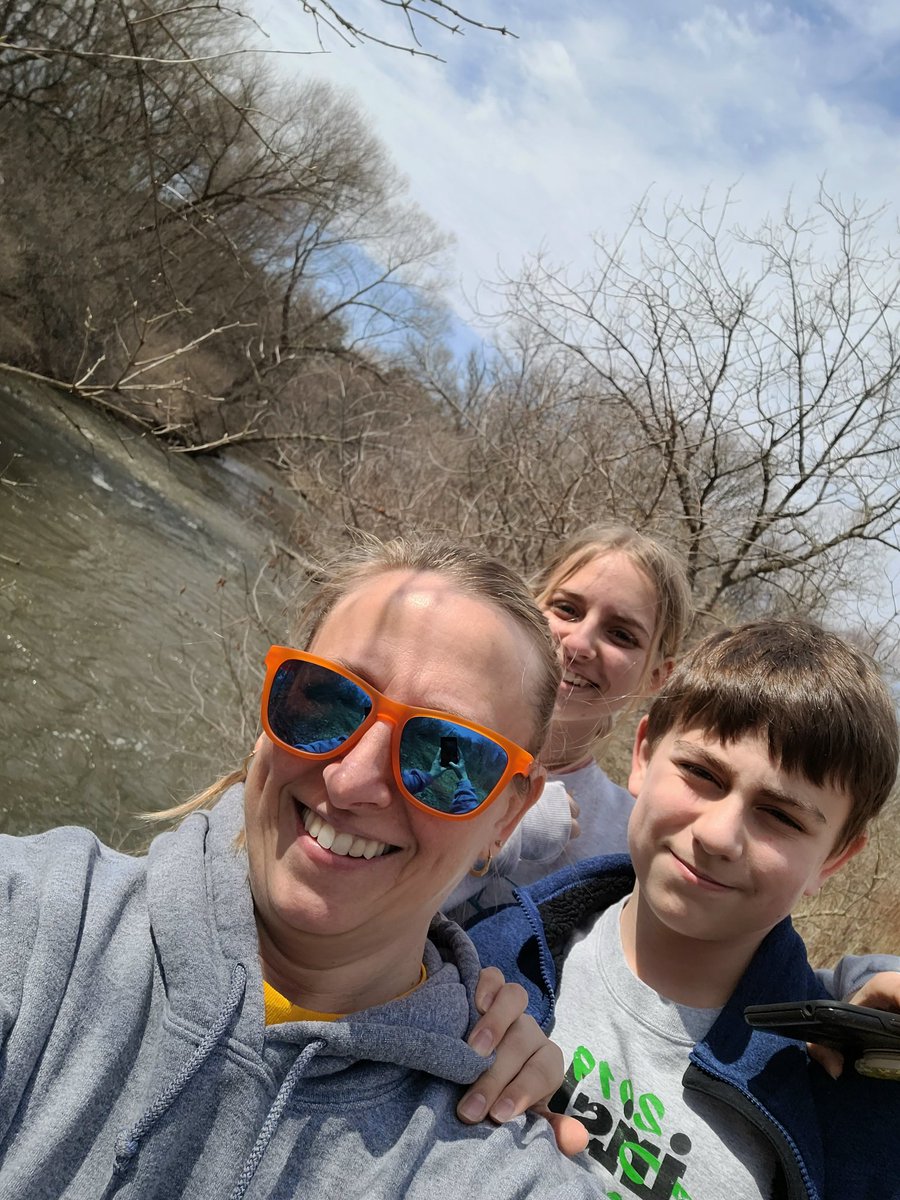 sagiorio15's tweet photo. Hiked a 3-miler today, gettin' our steps in! 👣🏃🏼♀️💗 #AllForHealthyHearts #GetHeartSmart #LogoffandLaceUp https://t.co/fgvCecK1f6
